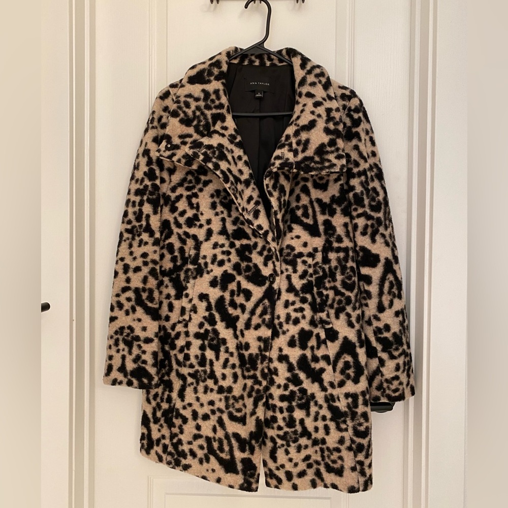 ANN TAYLOR LEOPARD COAT